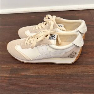 Tory Burch Women's Beige and White Sneakers